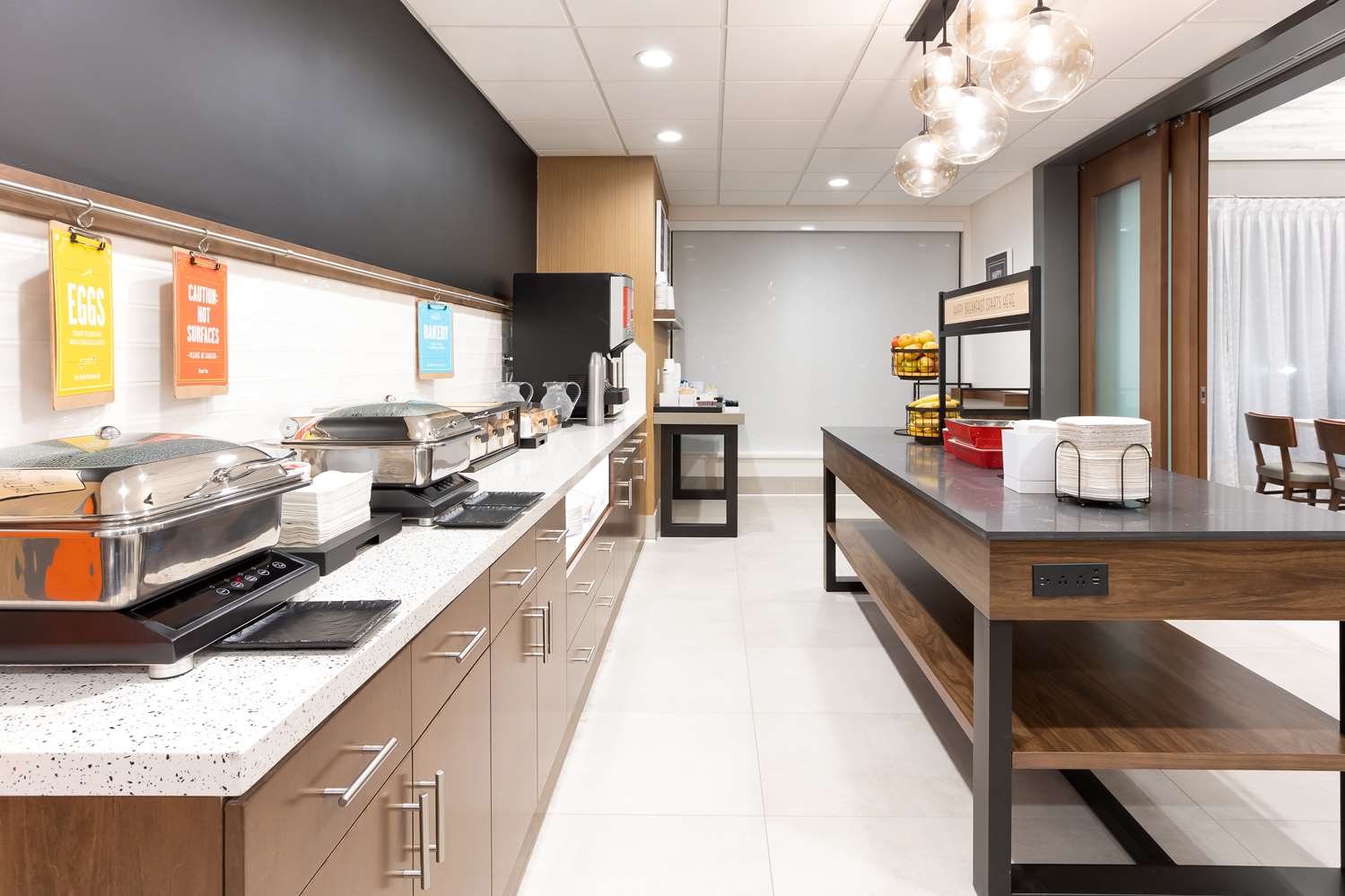 Фото Hampton Inn & Suites Santa Rosa Sonoma Wine Country