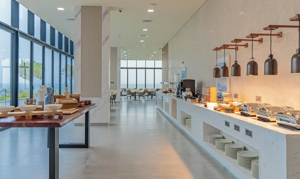 Фото Beach Bay Hotel Mirfa