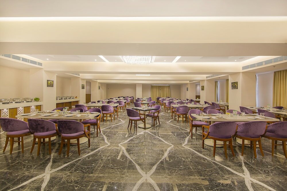 Фото Hrj Sarovar Portico Indore