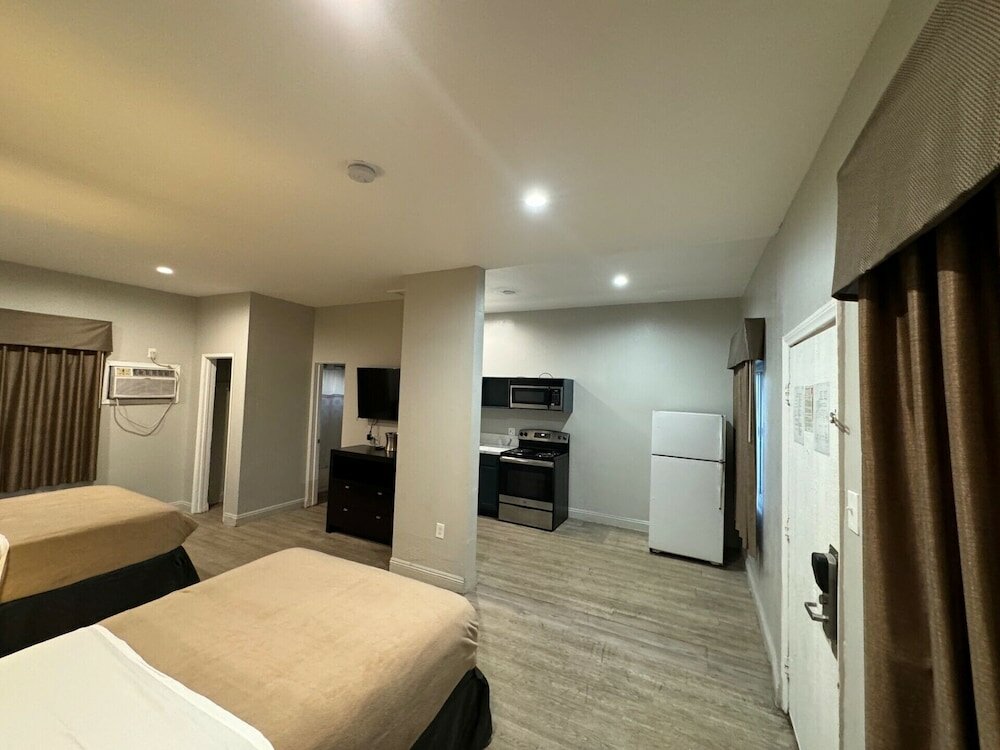 Фото El Cajon Inn & Suites