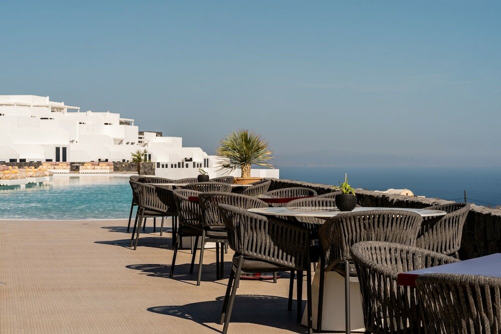 Фото Cresanto Luxury Suites