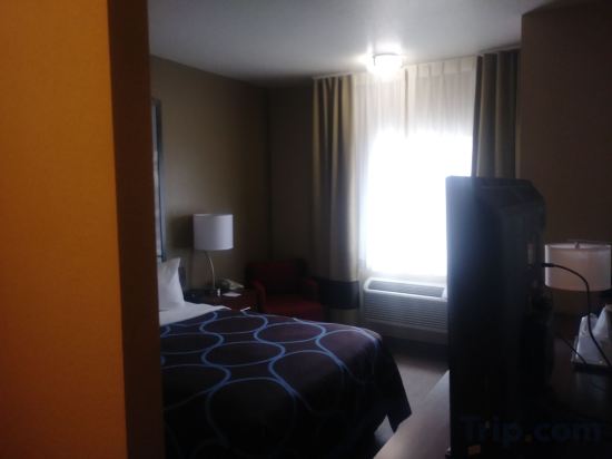 Фото Super 8 by Wyndham Altoona