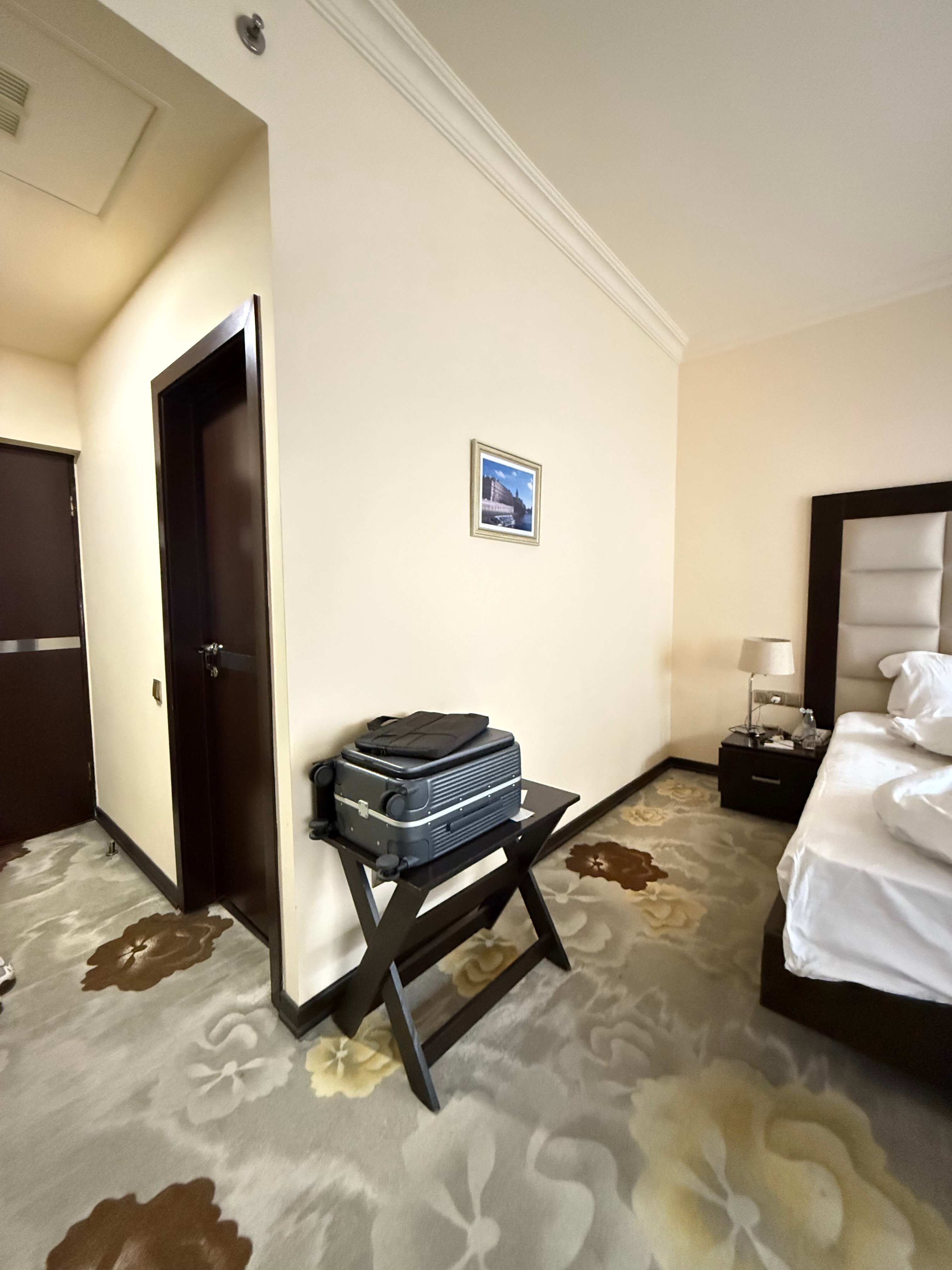 Фото Paris Hotel Yerevan