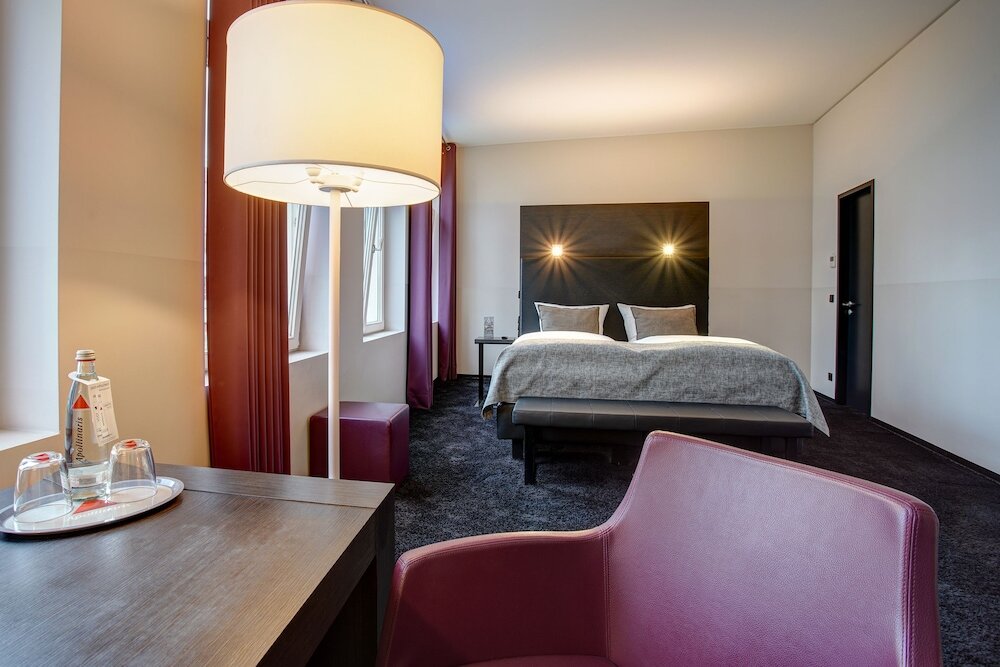 Фото Premier Inn Koeln City Centre