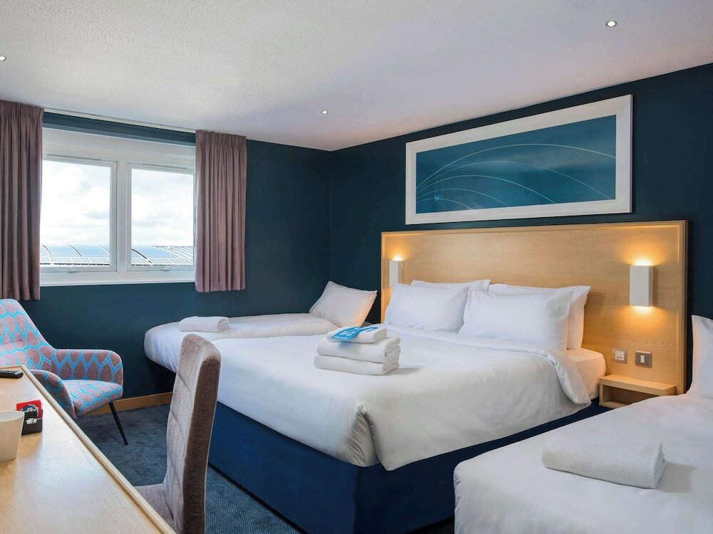 Фото Travelodge Inverness Fairways