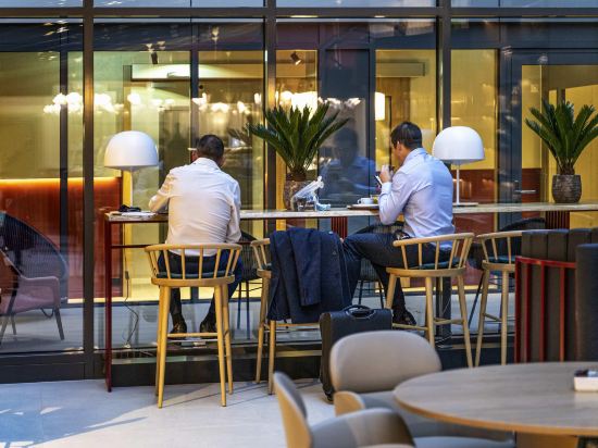 Фото Ibis Styles Zurich City Center