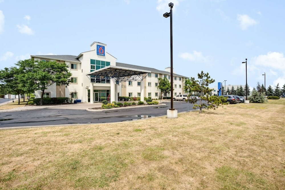 Фото Motel 6 - Toronto - Brampton
