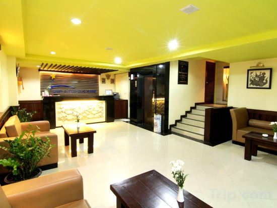 Фото Nirmala Hotel and Convention Centre