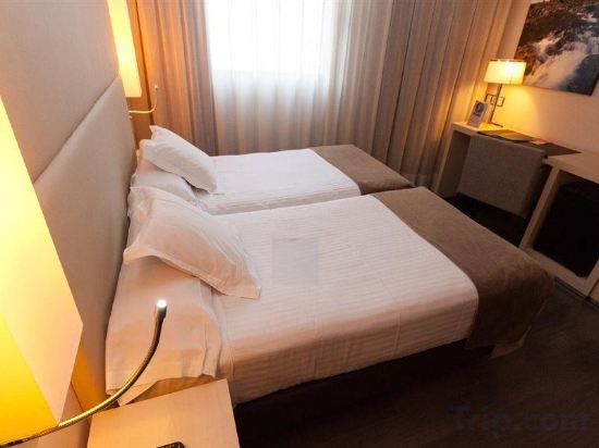 Фото Yomo Mola Park