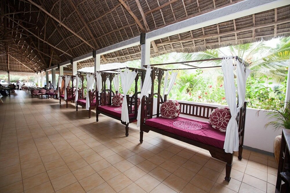 Фото Uroa Bay Beach Resort