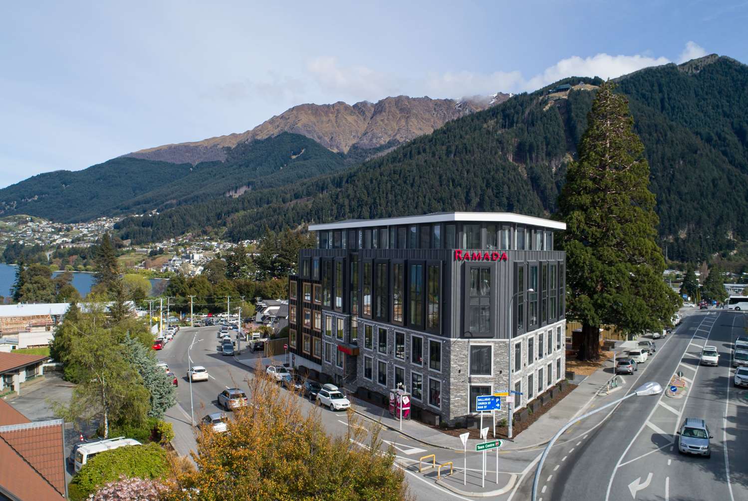 Фото Ramada Queenstown Central