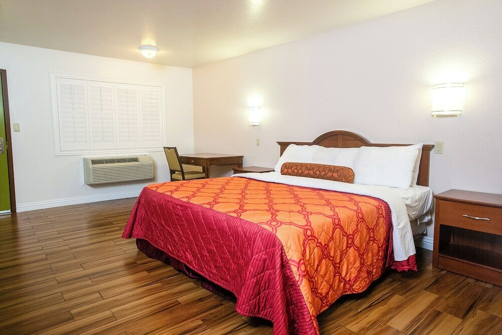 Фото Tropic Lodge