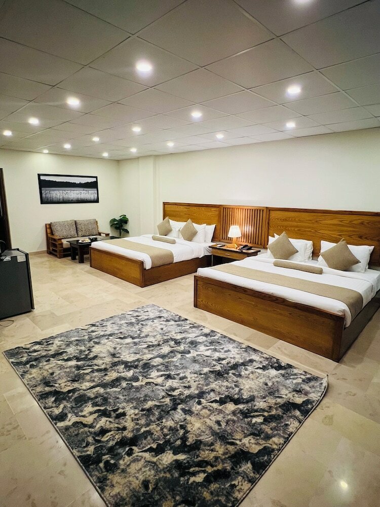 Фото Grand Islamabad Hotel