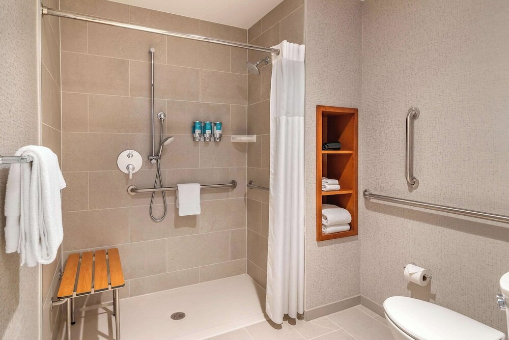 Фото Drury Inn & Suites Atlanta Airport