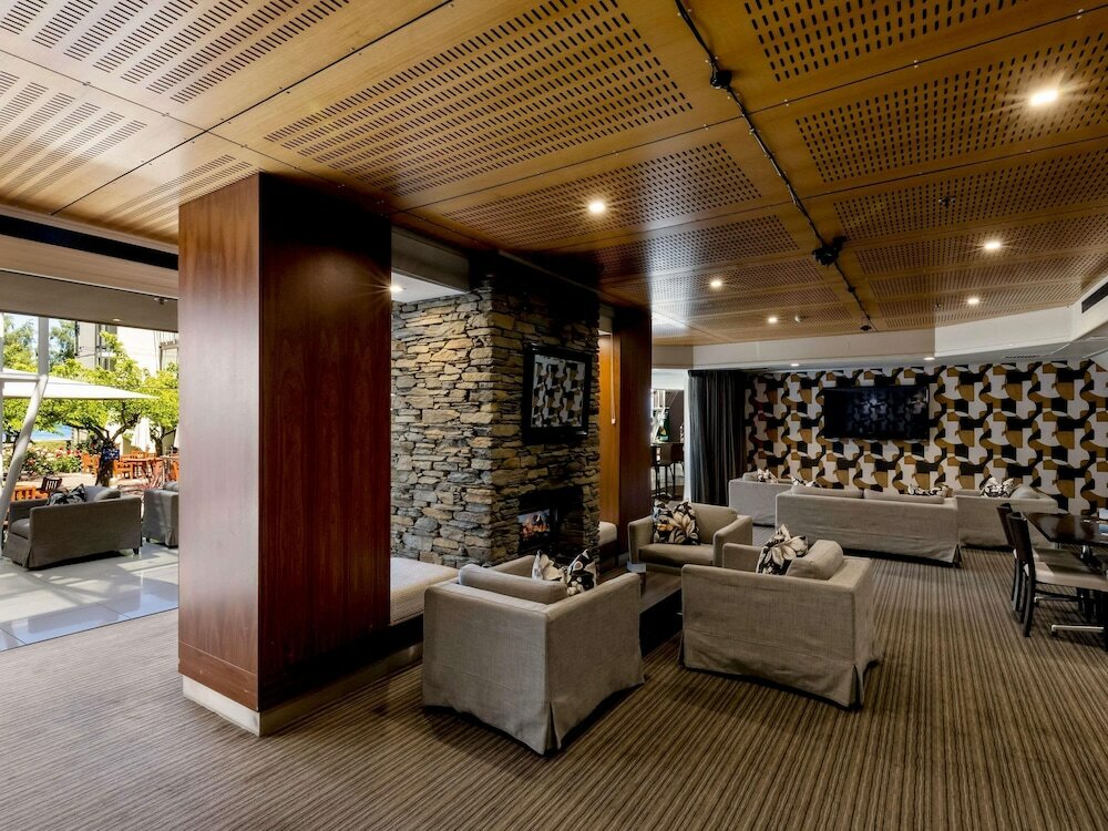 Фото Novotel Queenstown Lakeside