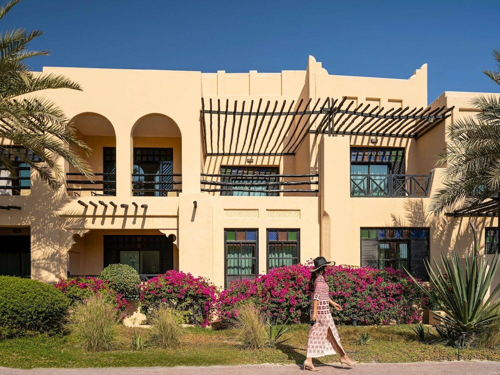 Фото Novotel Bahrain Al Dana Resort