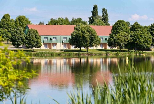 Внешний вид отеля Ibis Styles Bourbon Lancy в Бурбон-Ланси, фото 3