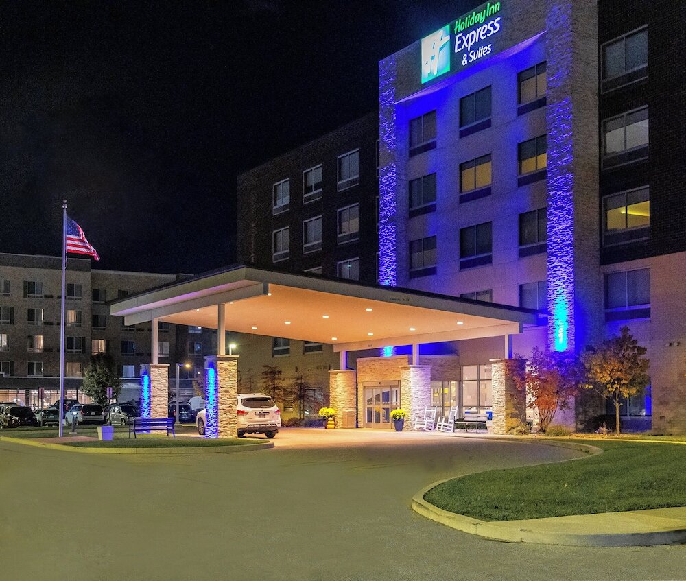 Фото Holiday Inn Express & Suites Toledo West, an Ihg Hotel
