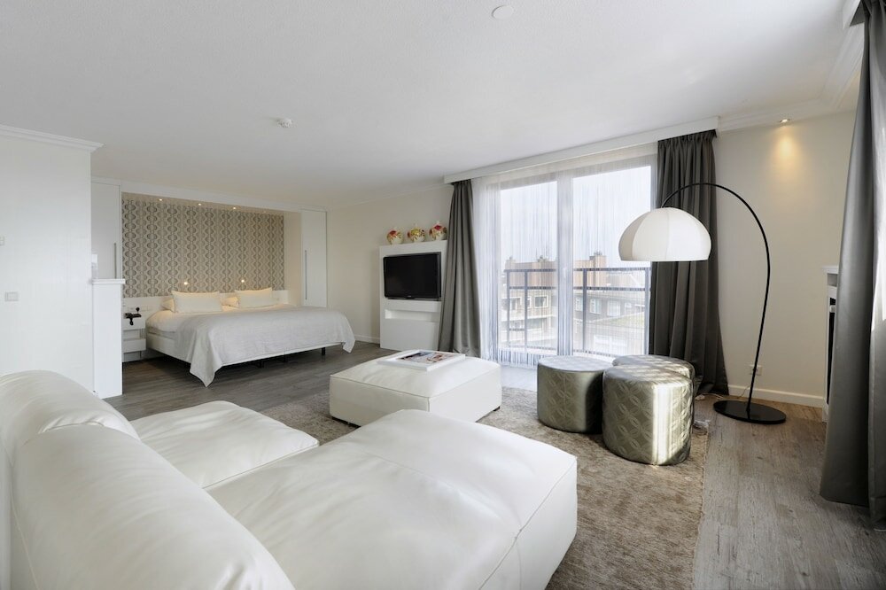 Фото Theaterhotel De Oranjerie