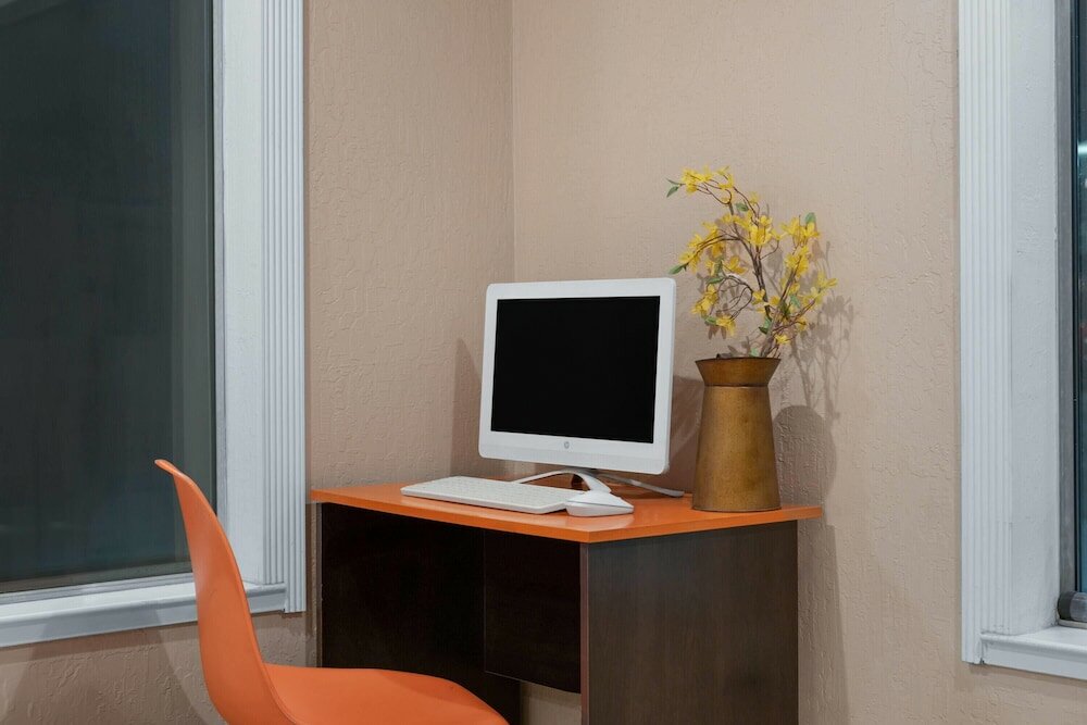 Фото Howard Johnson by Wyndham Modesto Ceres