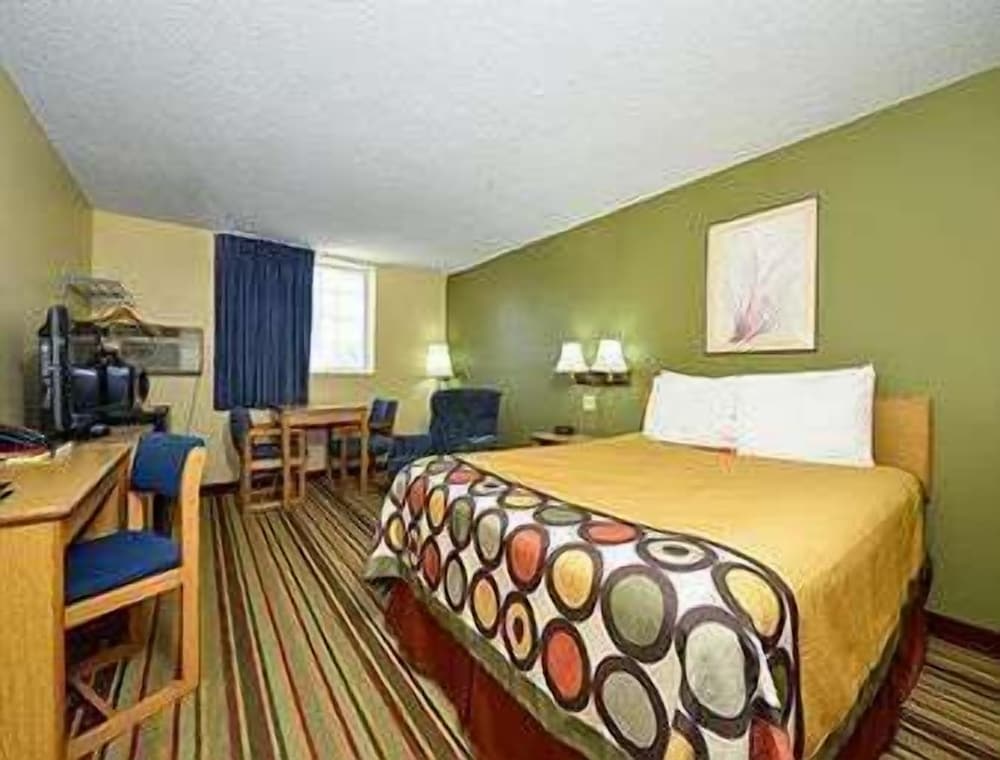 Фото Super 8 by Wyndham Minot Airport