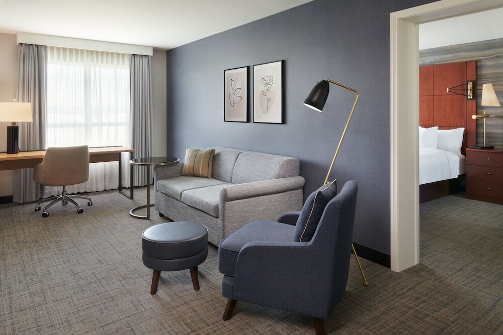 Фото Residence Inn by Marriott Calgary Airport