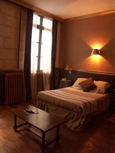 Внешний вид отеля Hotel Du Palais в Ангулеме, фото 2