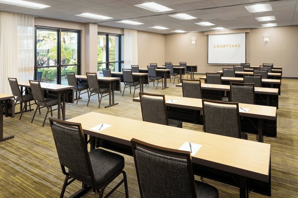 Фото Courtyard by Marriott Tampa Westshore/Airport