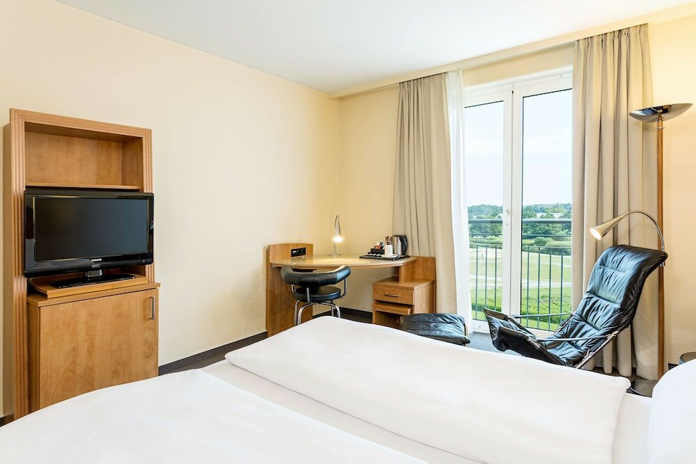 Фото Nh Hamburg Horner Rennbahn