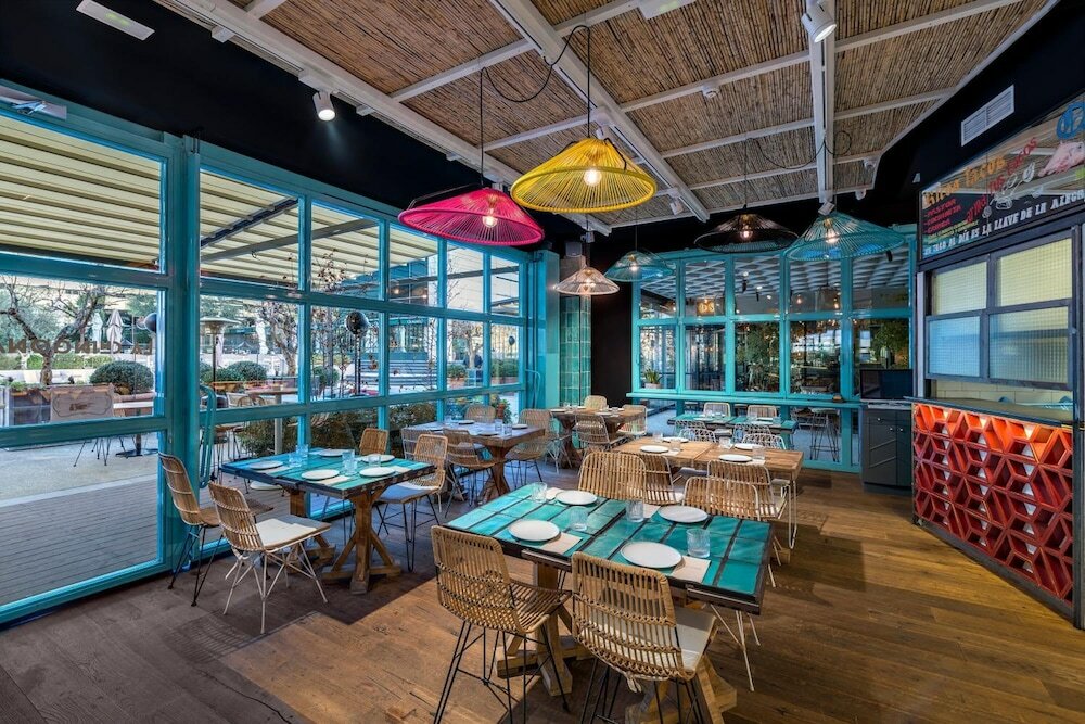 Фото Hotel Aravaca Village