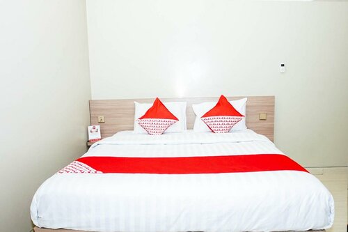 Гостиница Oyo 185 Roriz House в Провинции Южная Суматра