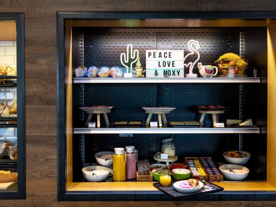 Фото Moxy Brussels City Center