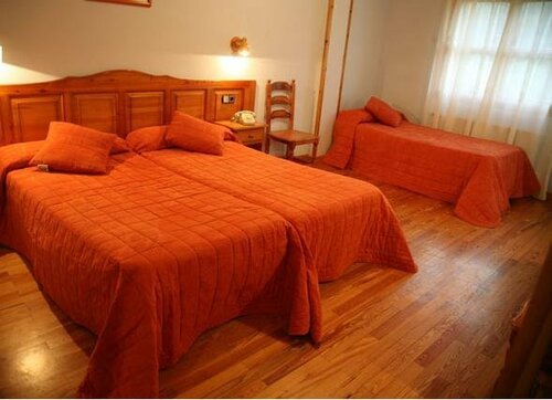 Гостиница Hotel Eriste в Арагоне