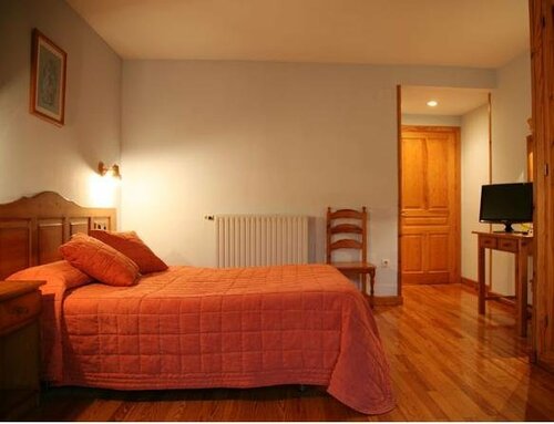 Гостиница Hotel Eriste в Арагоне