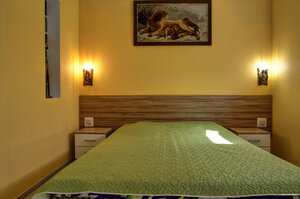Vizit Hotel & Hills (село Новоотрадное, Подгорная улица, 54) ، فندق