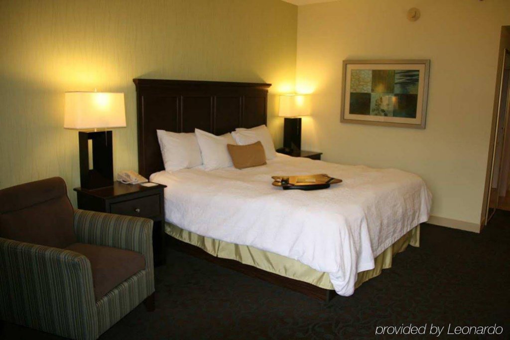 Фото Hampton Inn Portsmouth Central