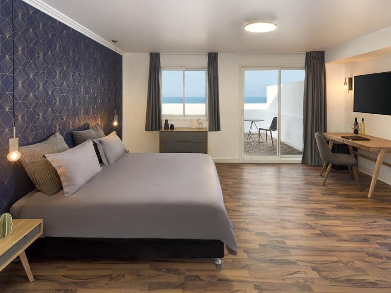 Фото Brown Seaside