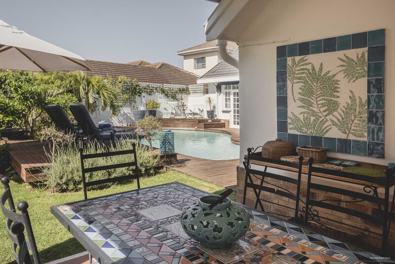 Фото Admiralty Beach House