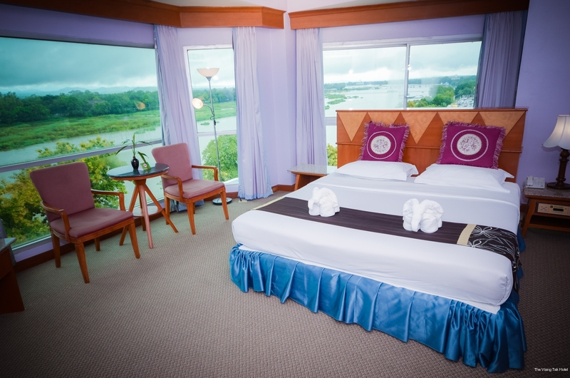 Фото The Viangtak Riverside Hotel