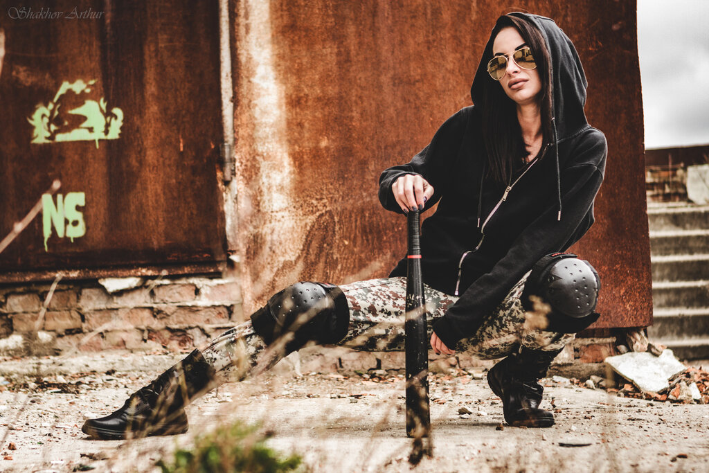 Картинка девушка хулиганка