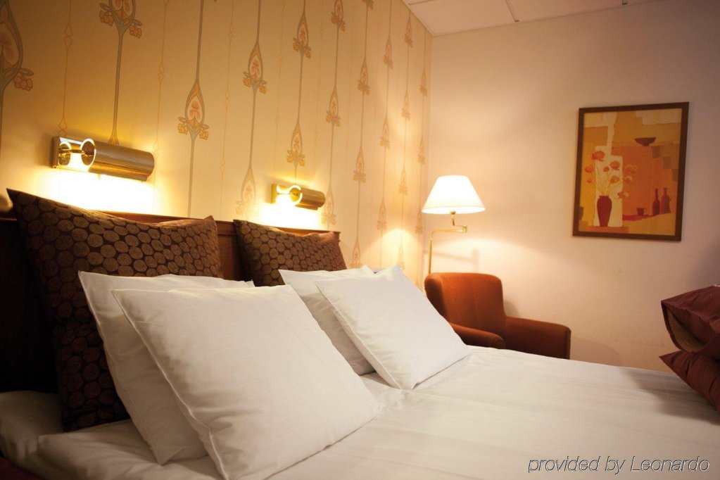 Фото Elite Hotel Adlon