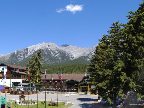 Фото Rundle Mountain Lodge