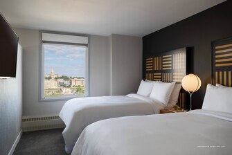 Фото Renaissance Des Moines Savery Hotel