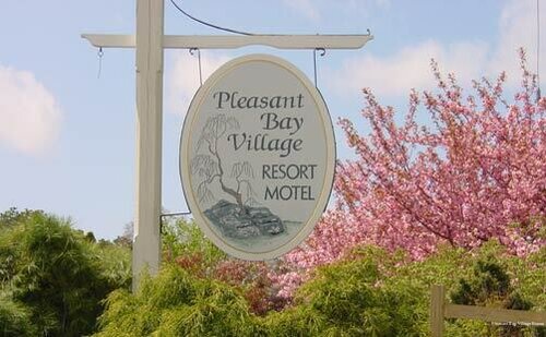 Внешний вид отеля Pleasant Bay Village Resort в Чатеме, фото 1