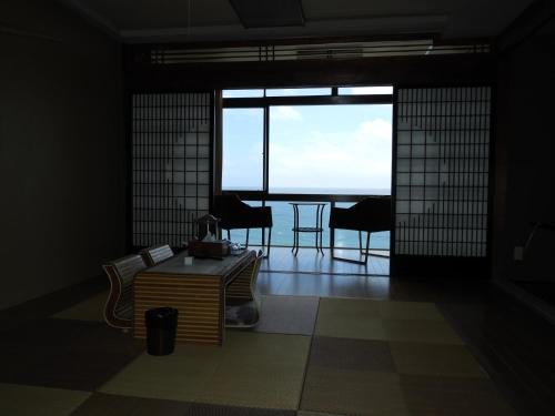 Фото Shiokaze Hotel