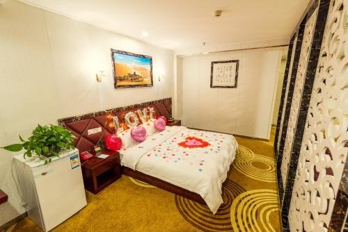 Фото Yangguan Hengye Hotel