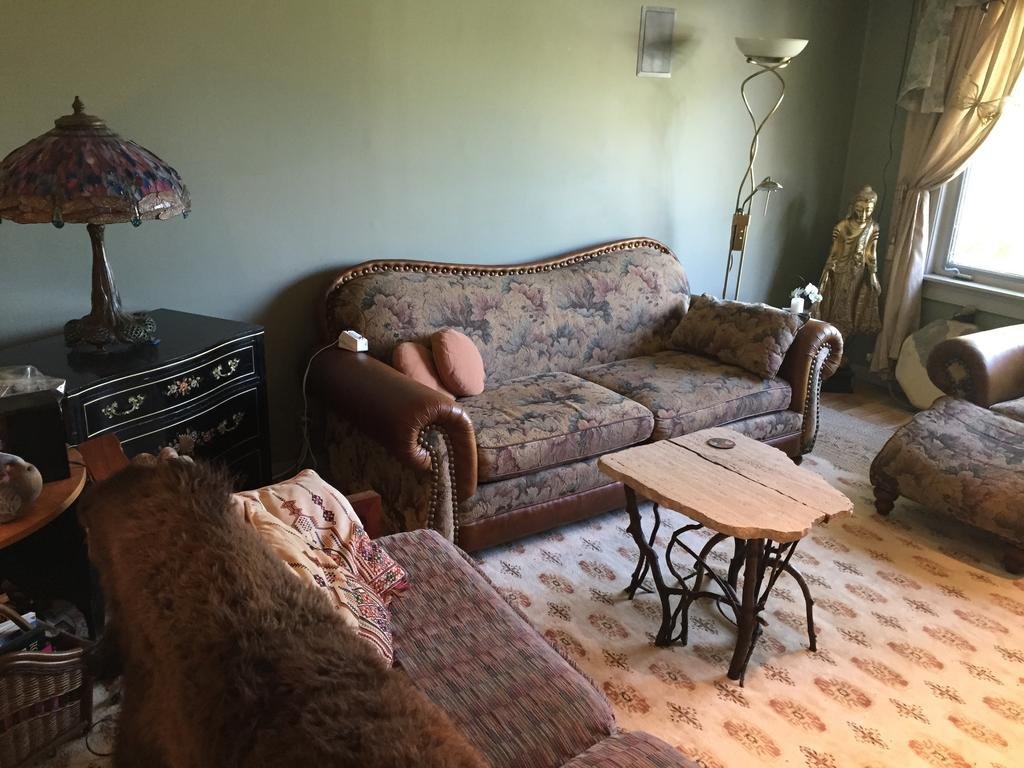 Фото Mediterranean Edmonton BnB