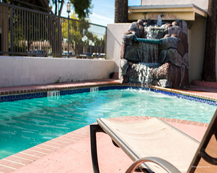 Фото Whispering Palms Inn