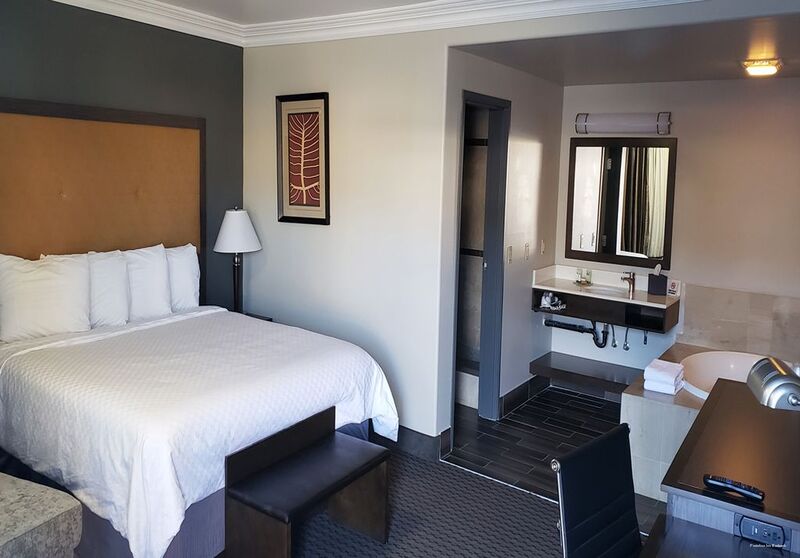 Фото Portofino Inn Burbank