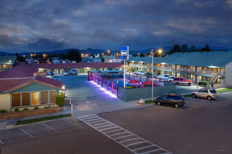 Фото Travelodge by Wyndham Hawthorne